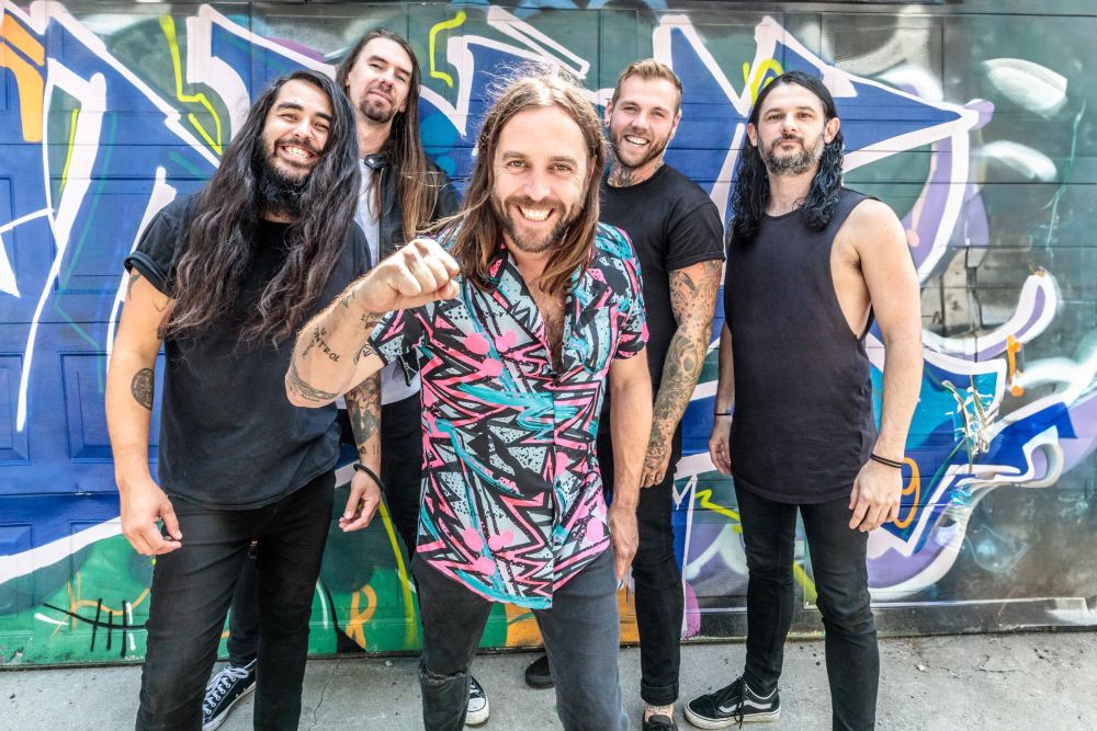 The Lazys Veröffentlichen ihr neues Video „Hot Under The Collar“